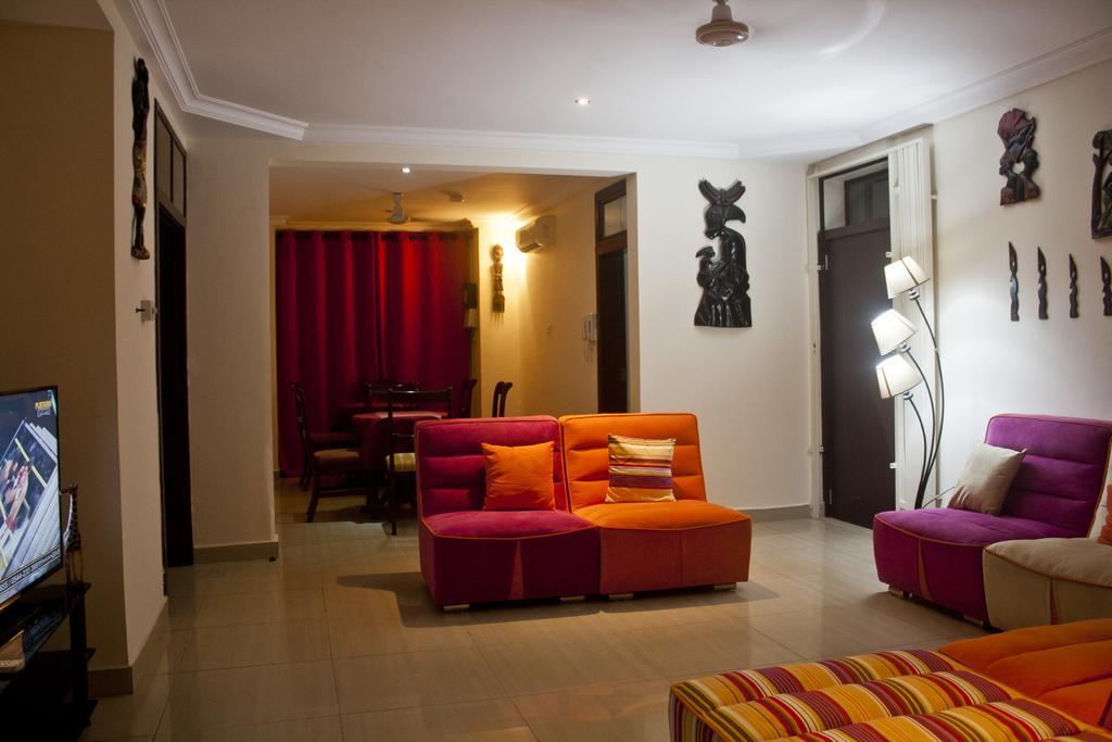 @Home Boutique B&B Hostel And Suite Accra Buitenkant foto