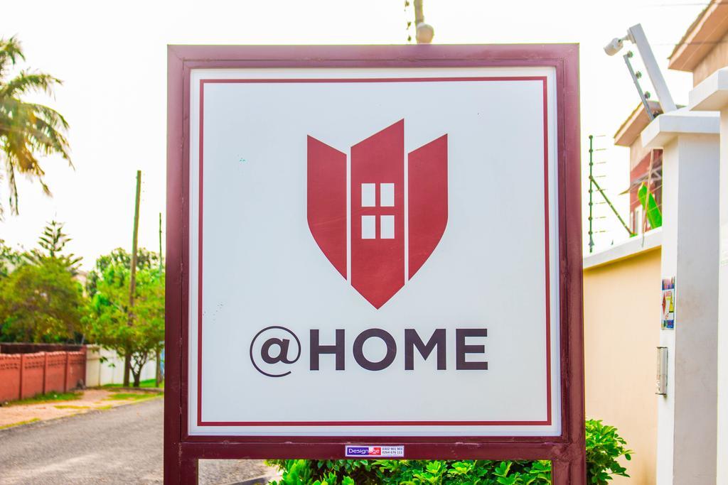 @Home Boutique B&B Hostel And Suite Accra Buitenkant foto