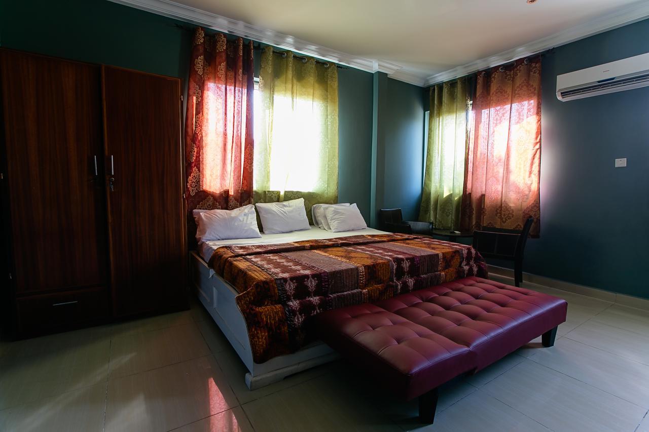 @Home Boutique B&B Hostel And Suite Accra Buitenkant foto