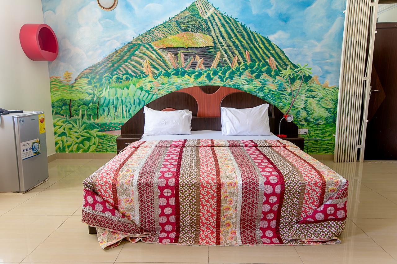 @Home Boutique B&B Hostel And Suite Accra Buitenkant foto