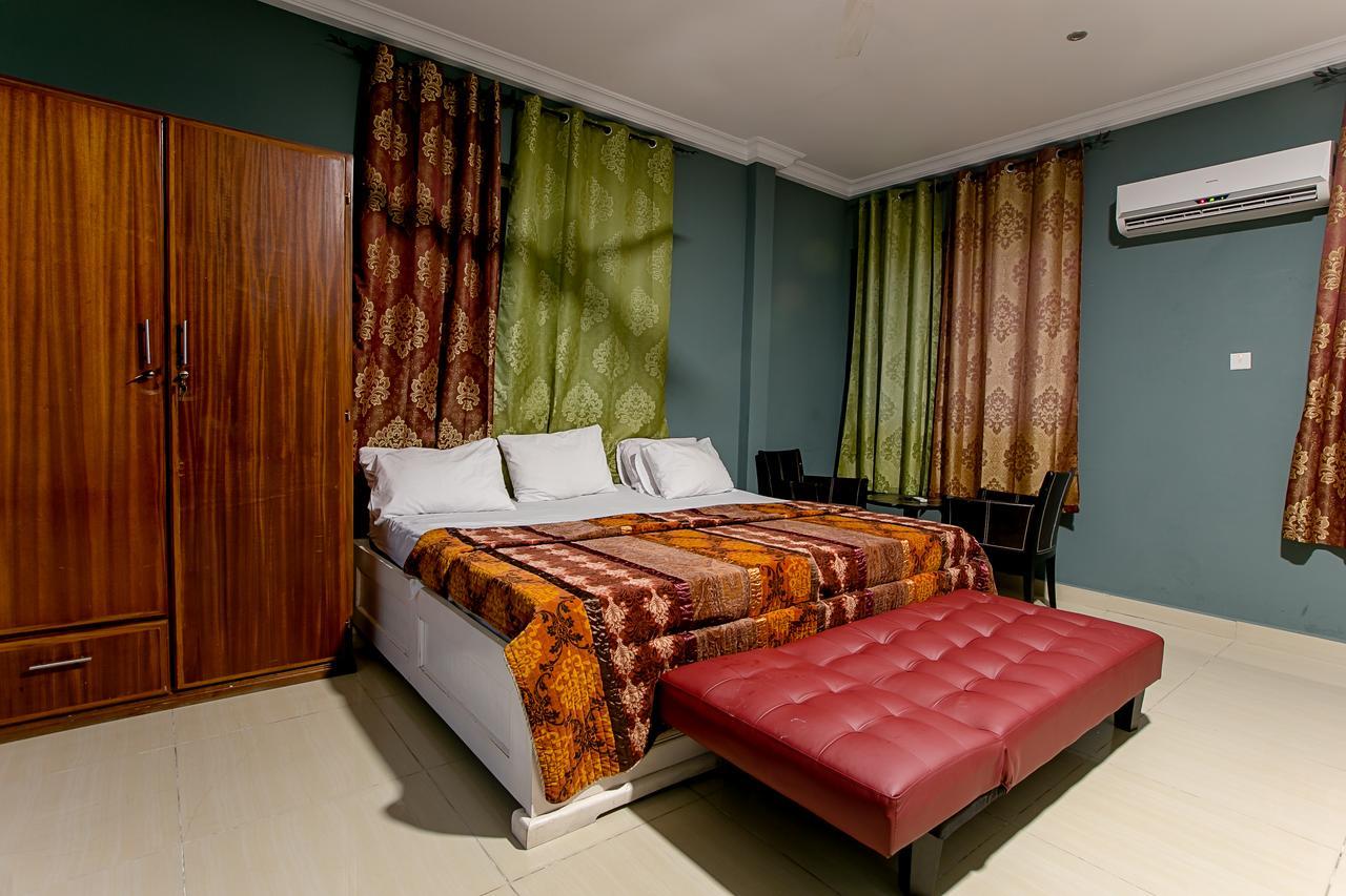 @Home Boutique B&B Hostel And Suite Accra Buitenkant foto