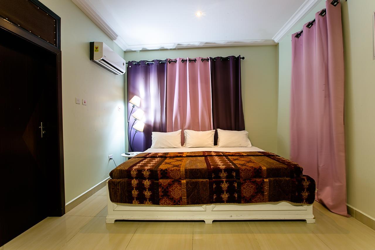 @Home Boutique B&B Hostel And Suite Accra Buitenkant foto