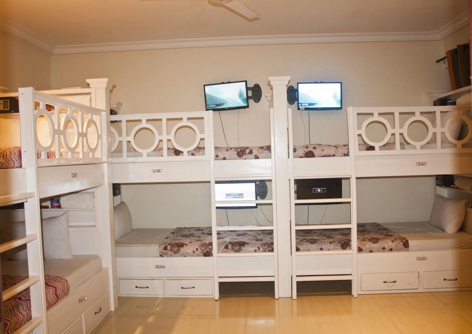 @Home Boutique B&B Hostel And Suite Accra Buitenkant foto