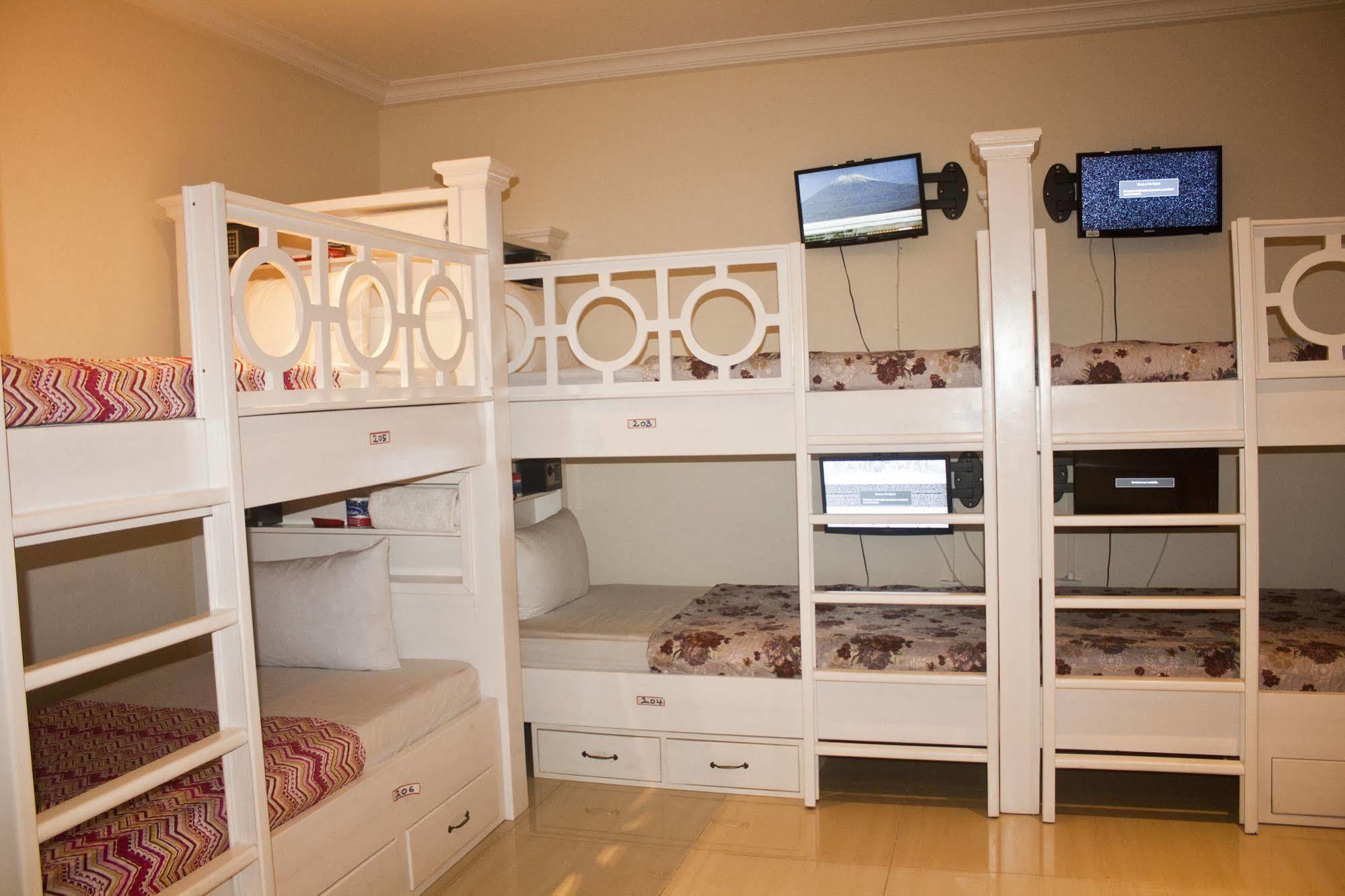 @Home Boutique B&B Hostel And Suite Accra Buitenkant foto