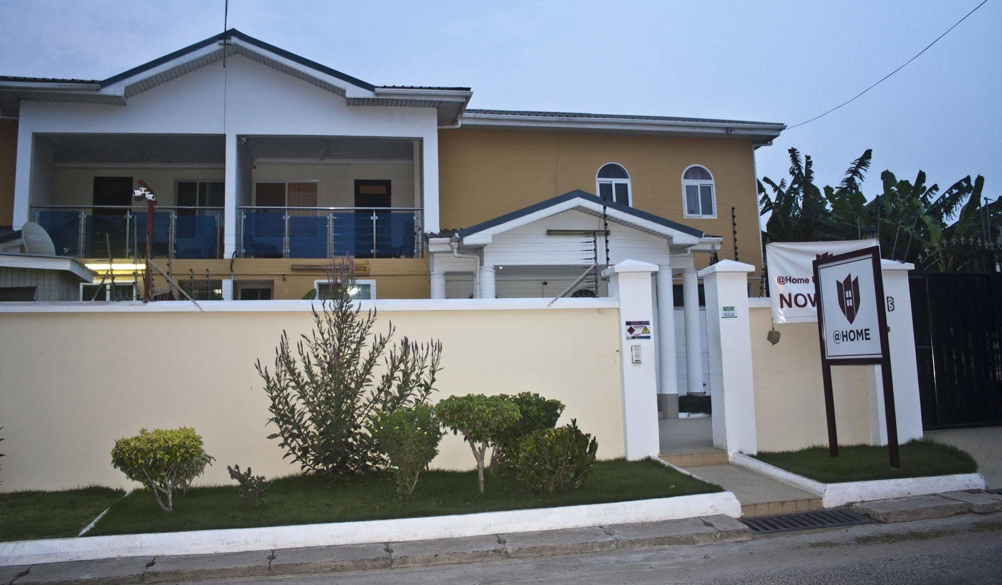 @Home Boutique B&B Hostel And Suite Accra Buitenkant foto